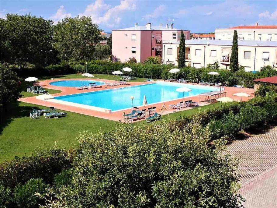 Appartamento Tranquillo Con Patio E Piscina La Caduta Eksteriør bilde