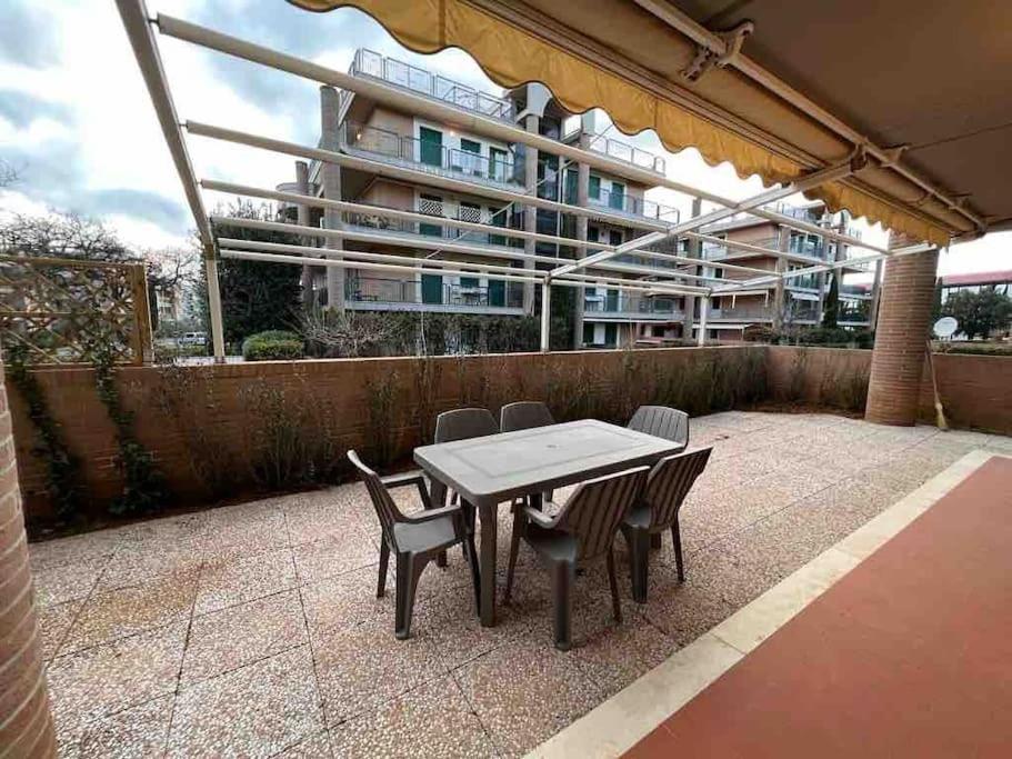 Appartamento Tranquillo Con Patio E Piscina La Caduta Eksteriør bilde