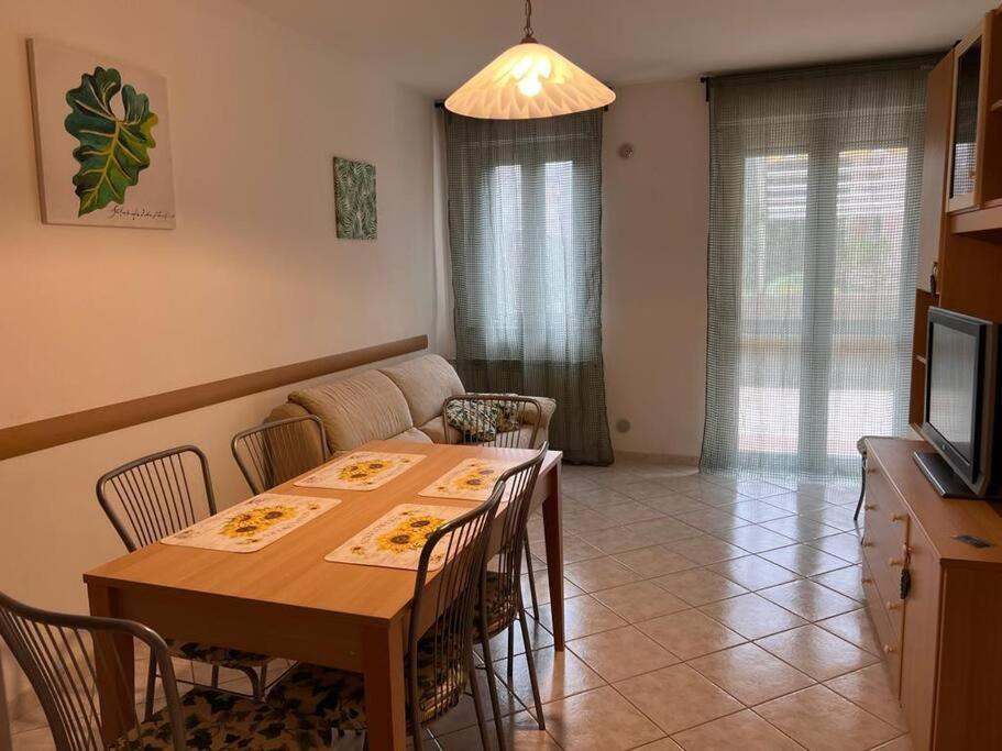 Appartamento Tranquillo Con Patio E Piscina La Caduta Eksteriør bilde